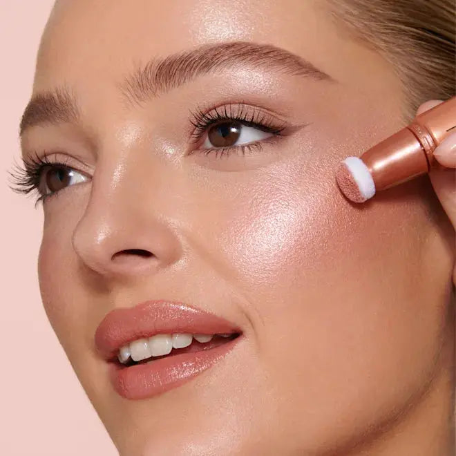Жидкий хайлайтер Charlotte Tilbury Beauty Light Wand / оттенок Peachgasm Charlotte Tilbury
