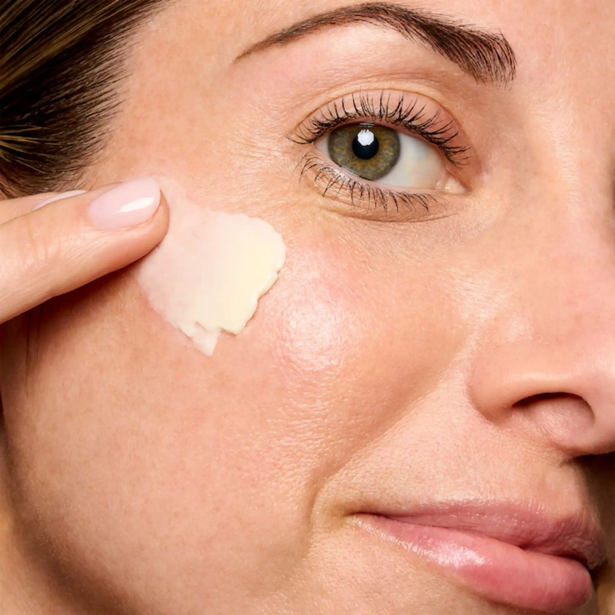 Увлажняющий праймер Bobbi Brown Mini Vitamin Enriched Face Base Moisturizer & Primer with Vitamin C + Hyaluronic Acid / 15 ml Bobbi Brown