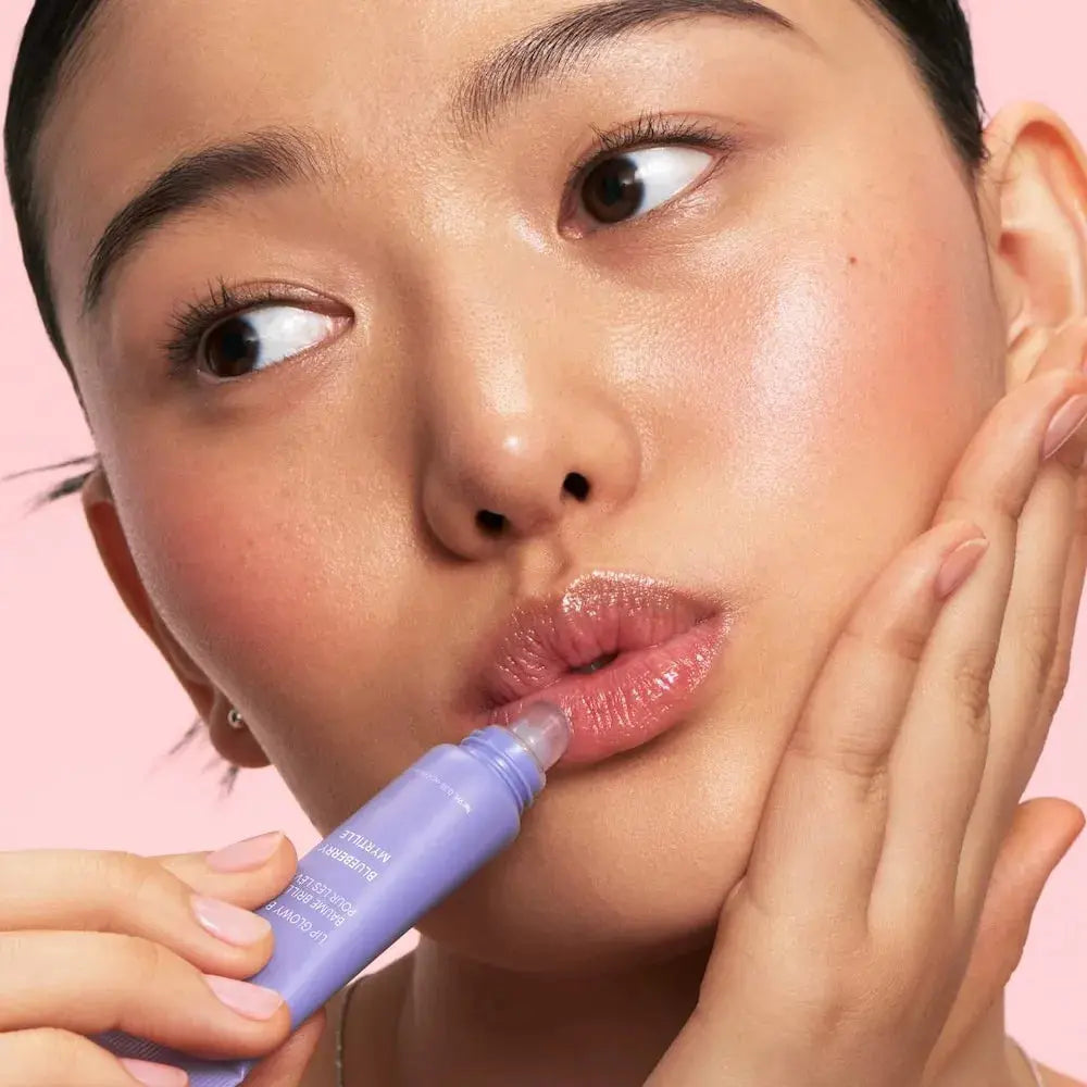 Бальзам для губ / LANEIGE Lip Glowy Lightweight Hydration Balm with Shea Butter / Blueberry Myrtille LANEIGE