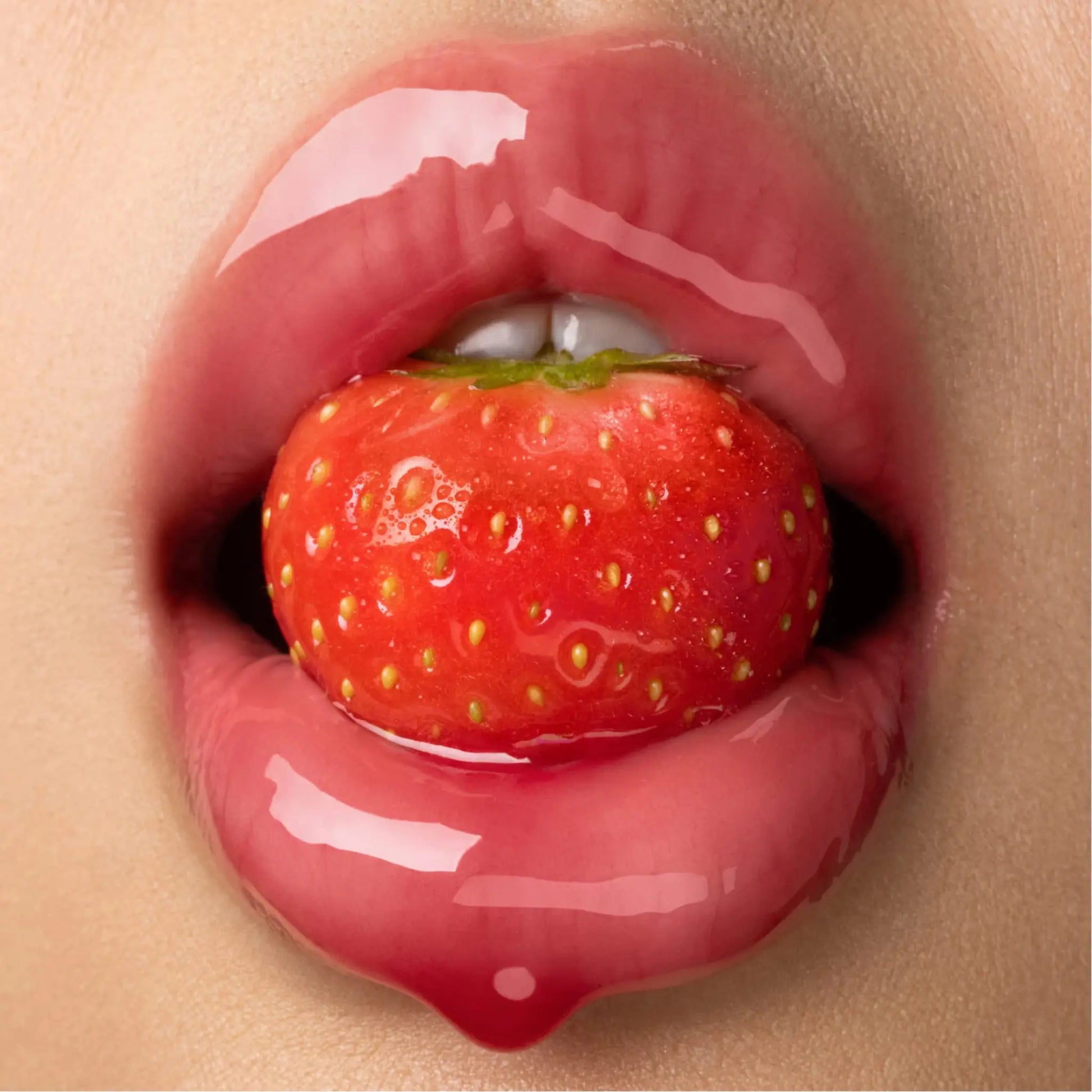 Блеск для губ Gisou — Honey Infused Hydrating Lip Oil / Strawberry Sorbet Findy Uzbekistan
