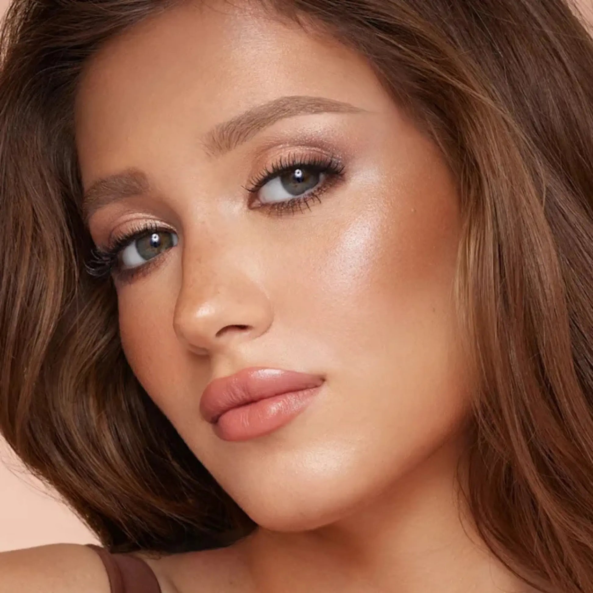 Контур Charlotte Tilbury — Hollywood Contour Wand / Fair-Medium Findy Uzbekistan