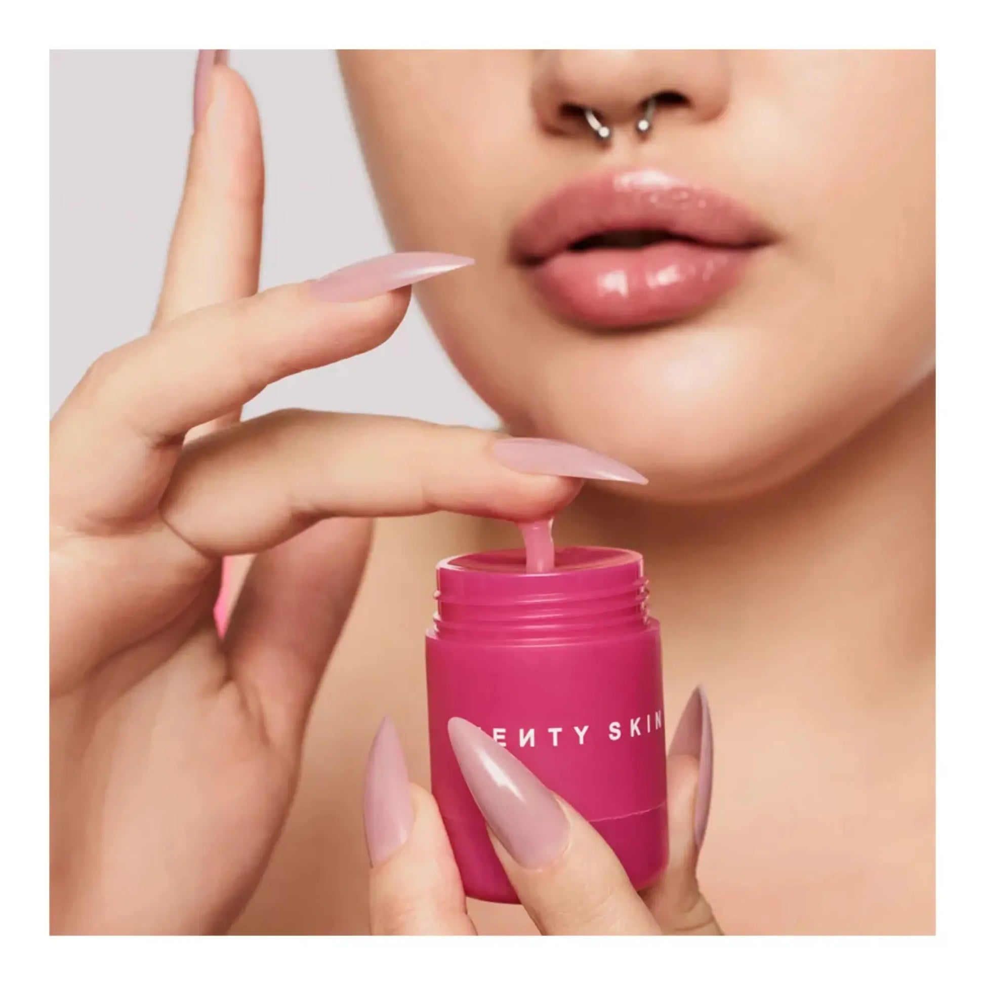 Маска для губ Fenty Beauty — Plush Puddin’ Intensive Recovery Lip Mask / Barbados Cherry Findy Uzbekistan