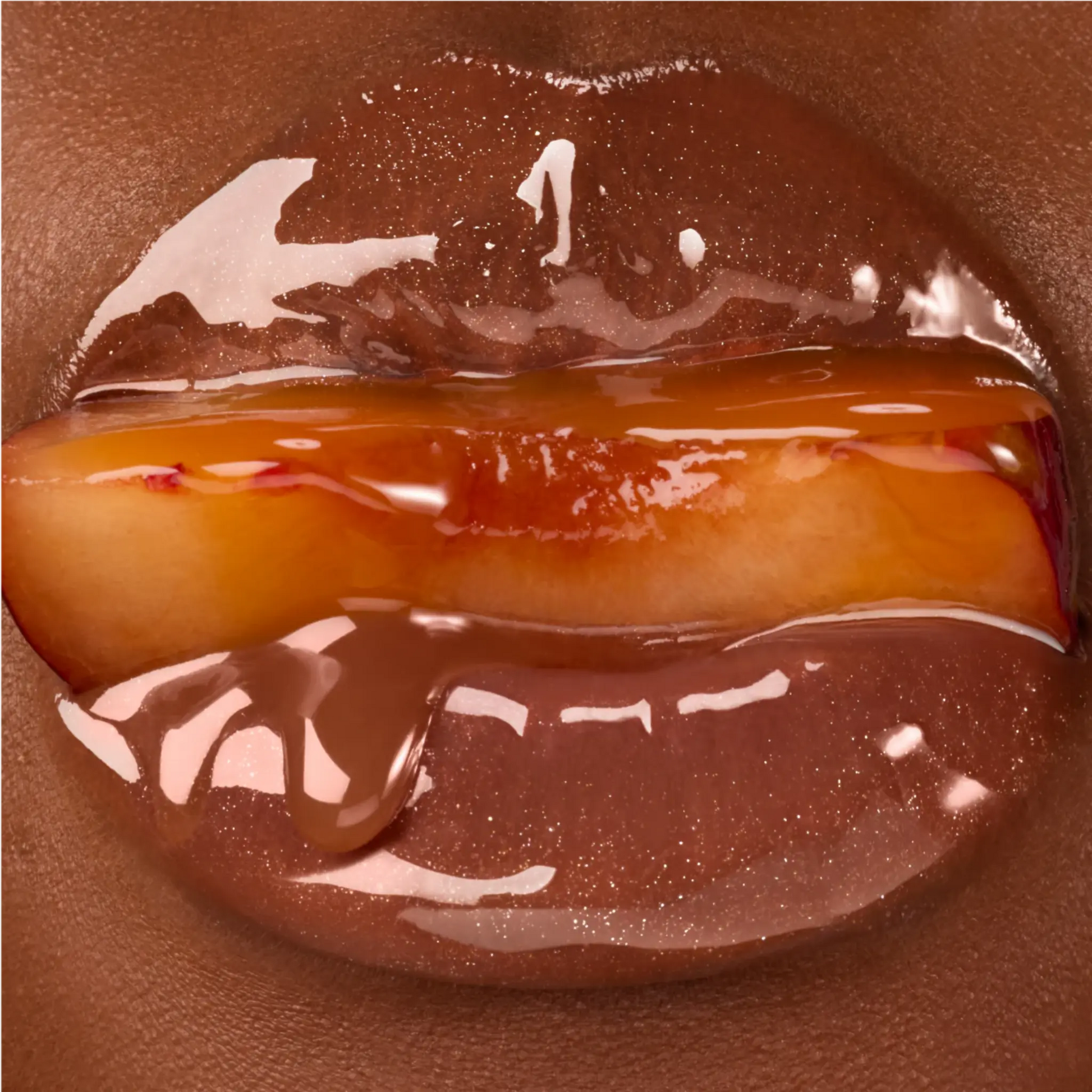 Масло для губ Gisou — Honey Infused Hydrating Lip Oil / Glazed Plum Findy Uzbekistan