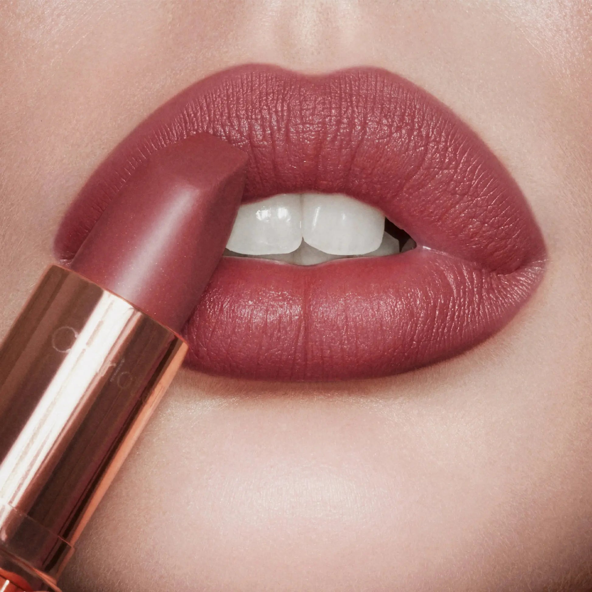Набор для губ - Charlotte Tilbury Mini Pillow Talk Lipstick & Liner Set / Pillow Talk Medium Findy Uzbekistan