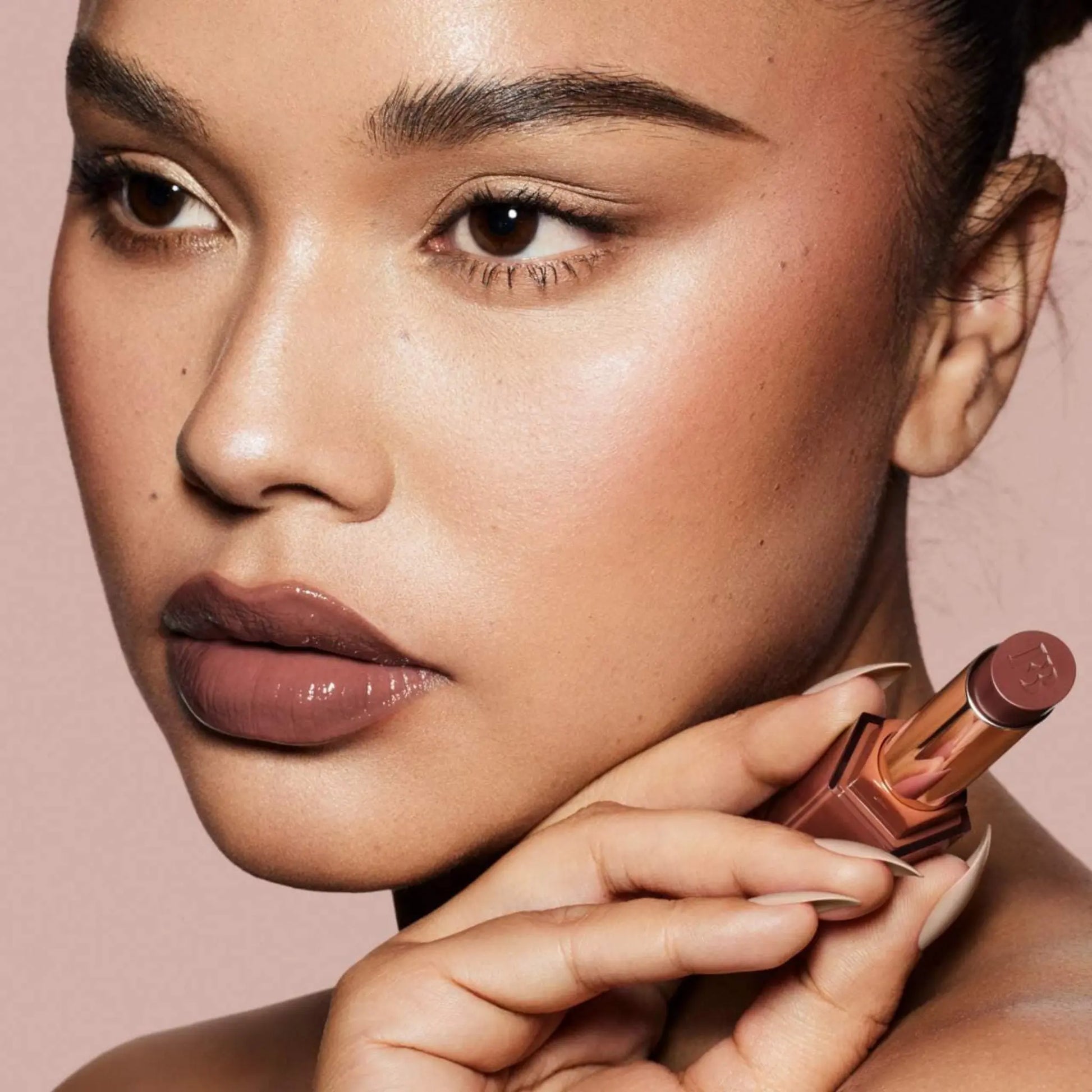 Помада Fenty Beauty Gloss Bomb High-Shine Stick / Sp’Ice Cold Findy Uzbekistan