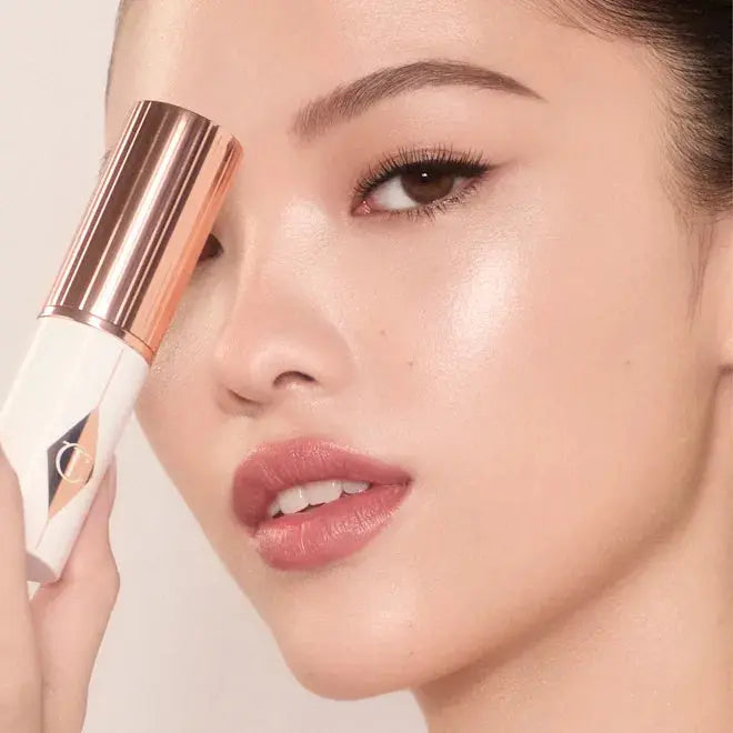 Тональный крем-стик / Charlotte Tilbury Unreal Skin Sheer Glow Tint Foundation Stick / 1 Fair Charlotte Tilbury