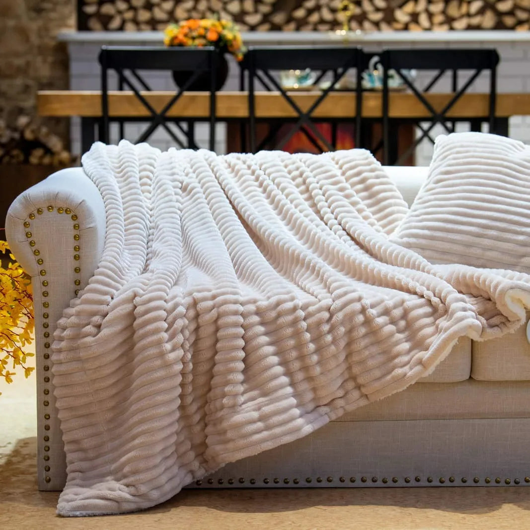 Faux Fur Pet Blanket (110cm x 90cm)